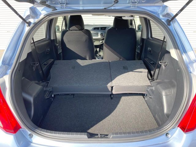 TOYOTA VITZ 2014 Image 31