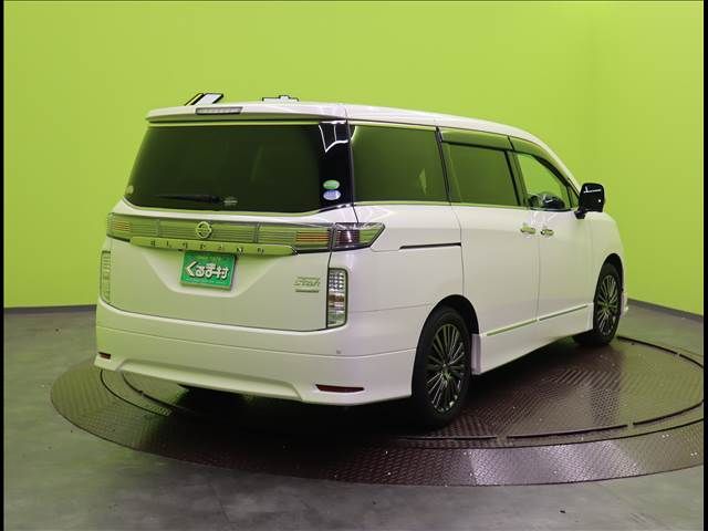 NISSAN ELGRAND 2018 Image 31