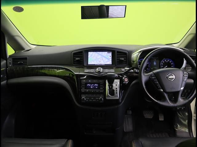NISSAN ELGRAND 2018 Image 31