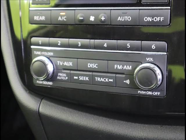 NISSAN ELGRAND 2018 Image 31