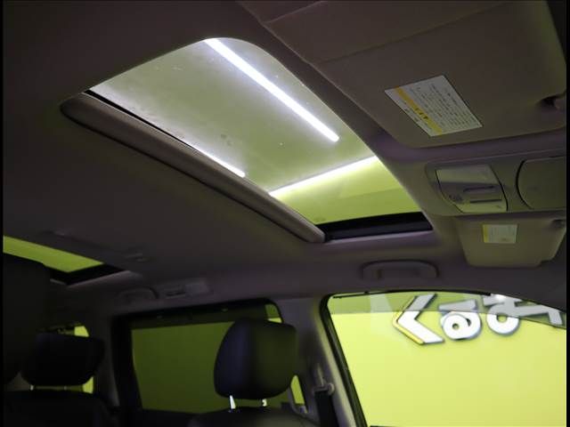 NISSAN ELGRAND 2018 Image 31