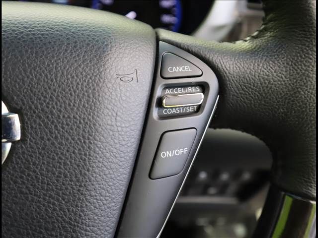 NISSAN ELGRAND 2018 Image 31