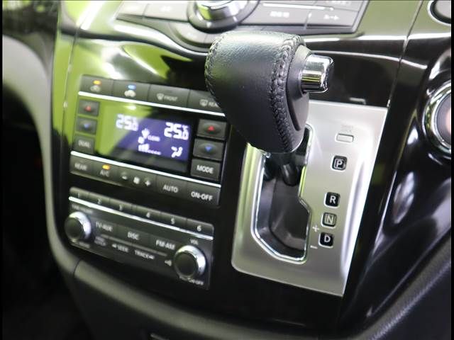 NISSAN ELGRAND 2018 Image 31