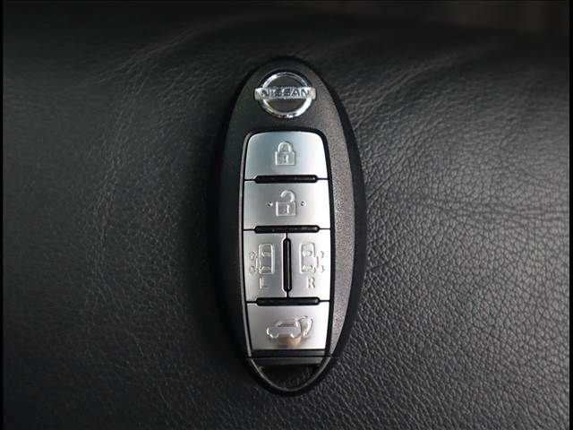 NISSAN ELGRAND 2018 Image 31