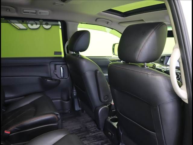 NISSAN ELGRAND 2018 Image 31