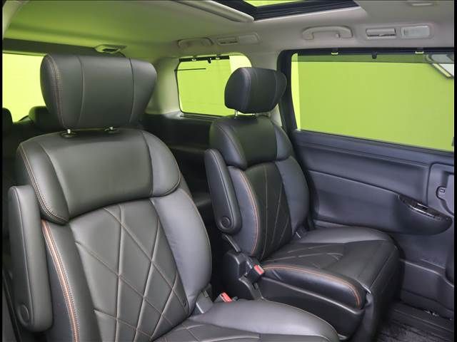 NISSAN ELGRAND 2018 Image 31