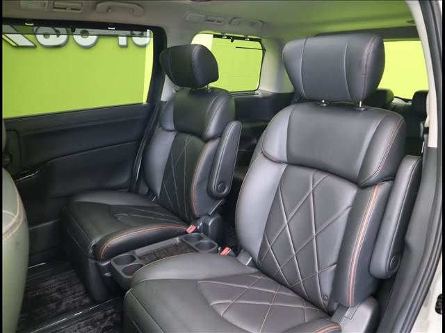 NISSAN ELGRAND 2018 Image 31