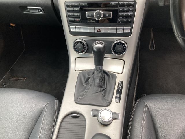 MERCEDES BENZ SLK CL 2011 Image 31