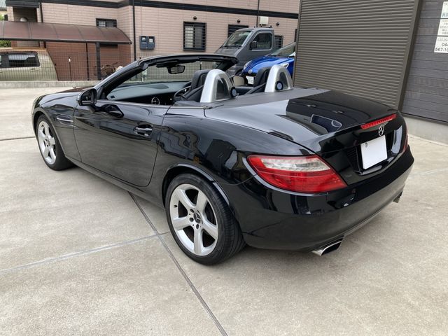 MERCEDES BENZ SLK CL 2011 Image 31