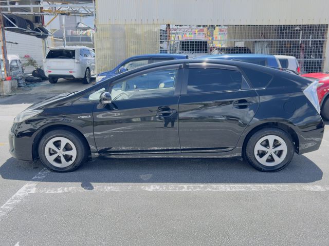 TOYOTA PRIUS 2012 Image 31