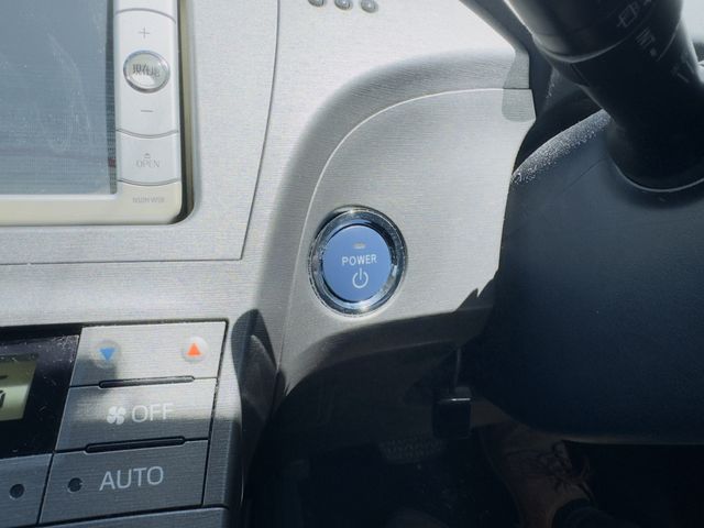 TOYOTA PRIUS 2012 Image 31