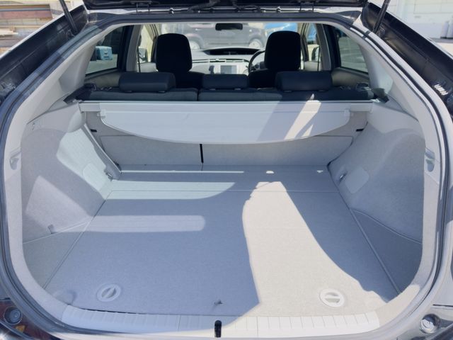 TOYOTA PRIUS 2012 Image 31