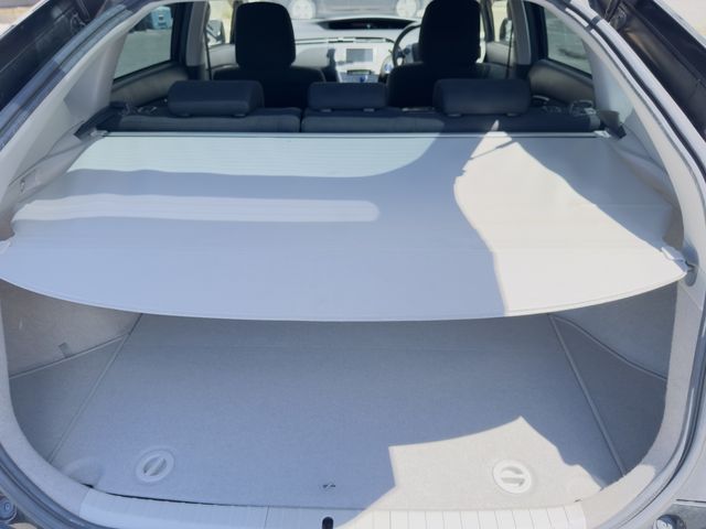 TOYOTA PRIUS 2012 Image 31