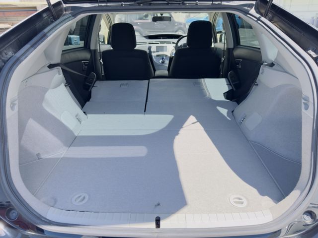 TOYOTA PRIUS 2012 Image 31