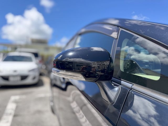 TOYOTA PRIUS 2012 Image 31