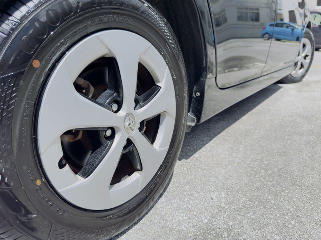 TOYOTA PRIUS 2012 Image 31