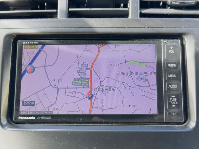 TOYOTA PRIUS ALPHA 2012 Image 31