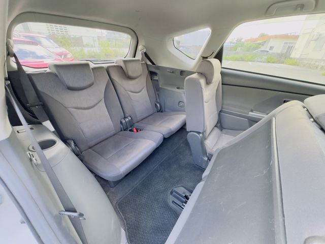 TOYOTA PRIUS ALPHA 2012 Image 31