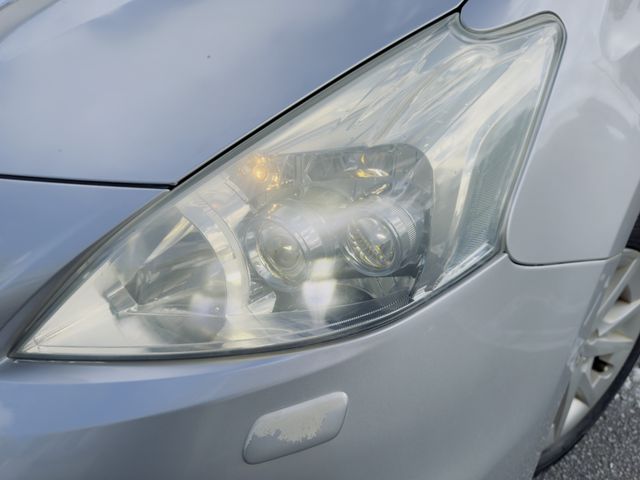 TOYOTA PRIUS ALPHA 2012 Image 31