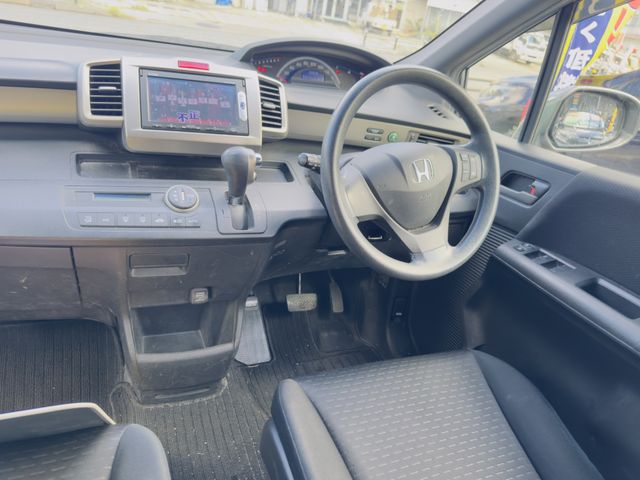 HONDA FREED SPIKE 2013 Image 31