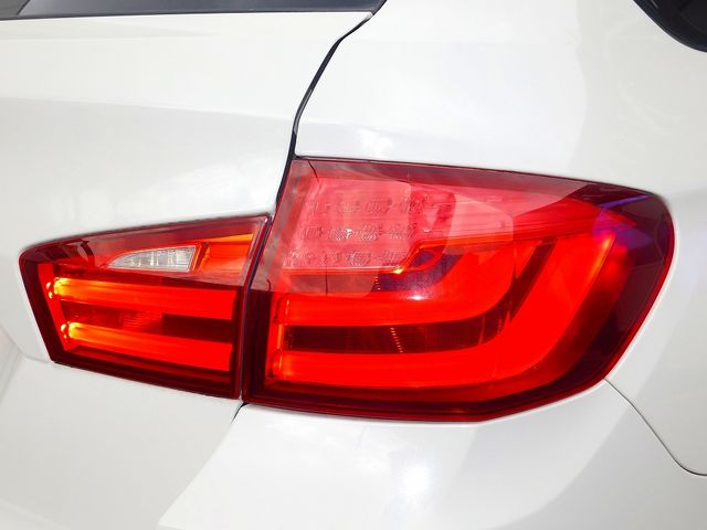 BMW 5SERIES SEDAN 2012 Image 31