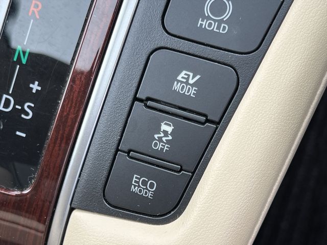 TOYOTA ALPHARD HYBRID 4WD 2017 Image 31