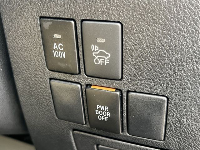 TOYOTA ALPHARD HYBRID 4WD 2017 Image 31