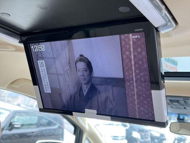 TOYOTA ALPHARD HYBRID 4WD 2017 Image 31