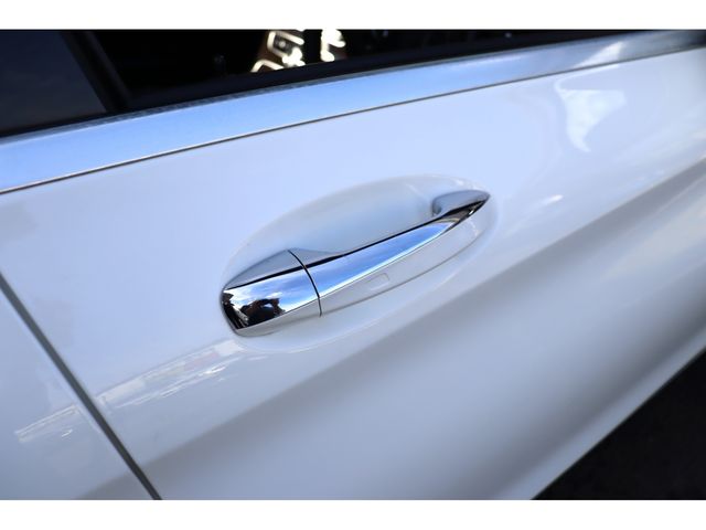 MERCEDES BENZ C CLAS 2015 Image 31