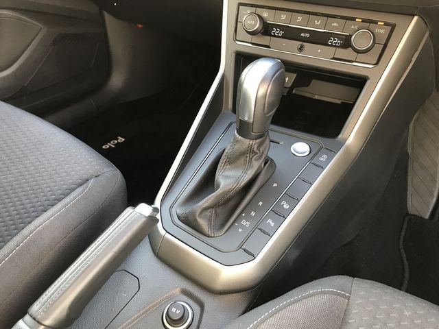 VOLKSWAGEN POLO 2020 Image 31