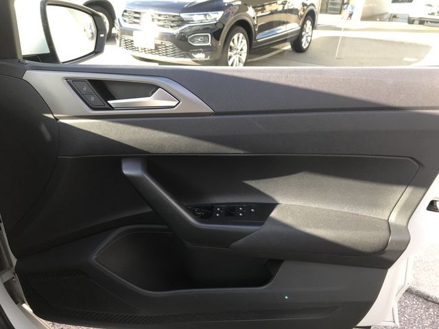 VOLKSWAGEN POLO 2020 Image 31