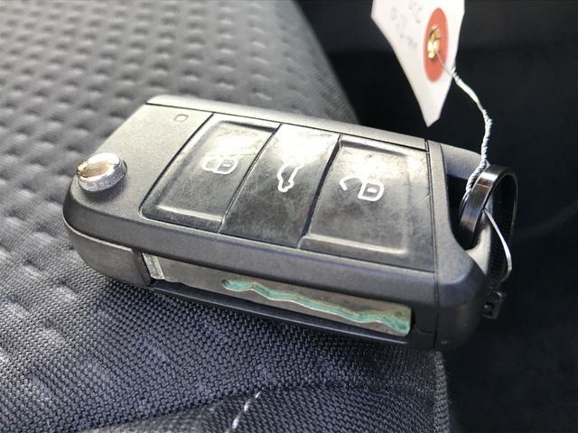 VOLKSWAGEN POLO 2020 Image 31