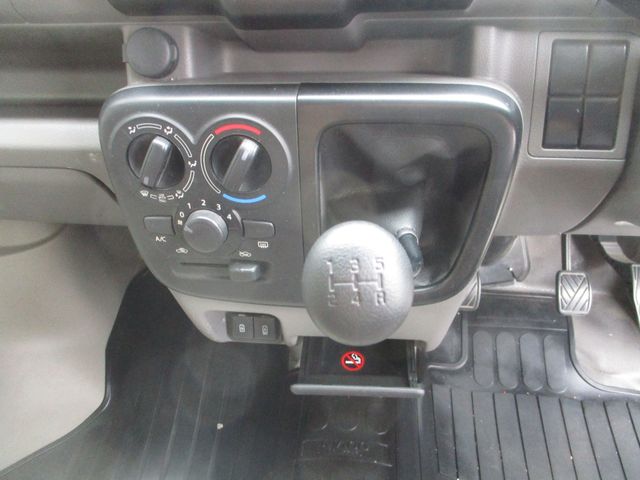 NISSAN NV100 CLIPPER 2023 Image 31