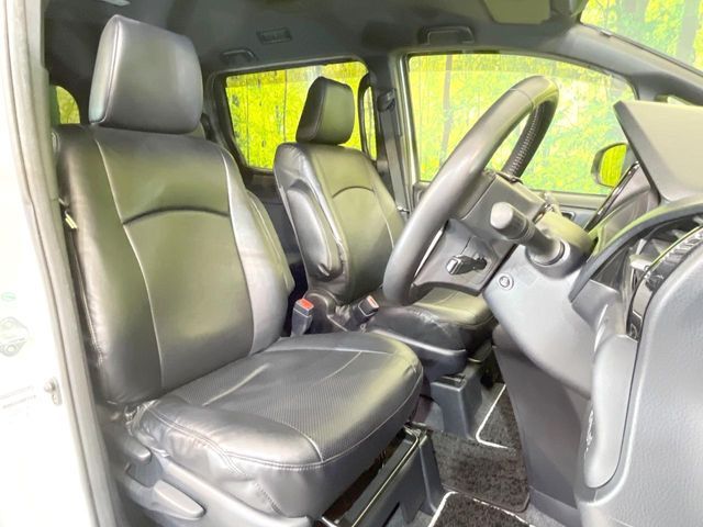 TOYOTA NOAH 2018 Image 31