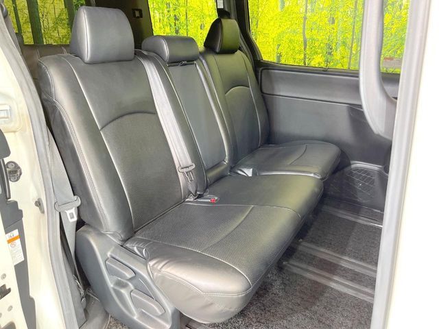 TOYOTA NOAH 2018 Image 31