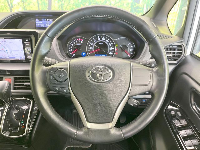 TOYOTA NOAH 2018 Image 31