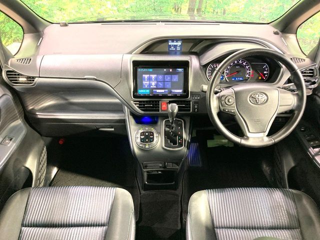 TOYOTA VOXY 2015 Image 31