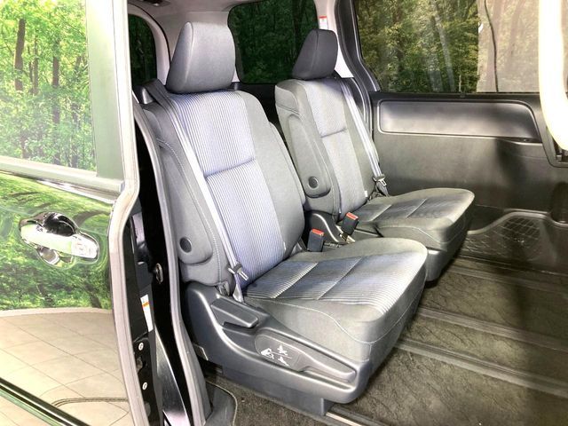 TOYOTA VOXY 2015 Image 31