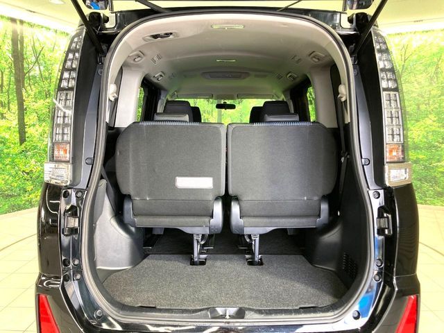 TOYOTA VOXY 2015 Image 31