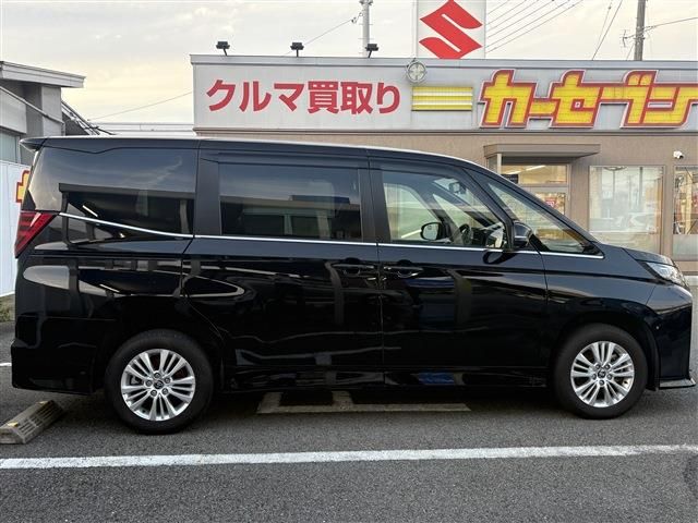 TOYOTA NOAH HYBRID 4WD 2022 Image 31