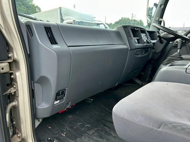 ISUZU FORWARD 2017 Image 31