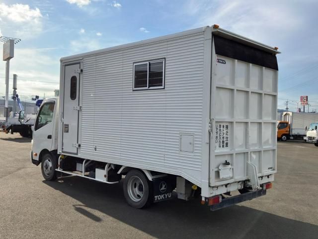 HINO DUTRO 2011 Image 31