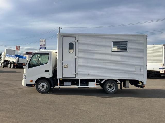 HINO DUTRO 2011 Image 31