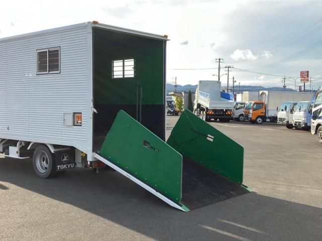 HINO DUTRO 2011 Image 31