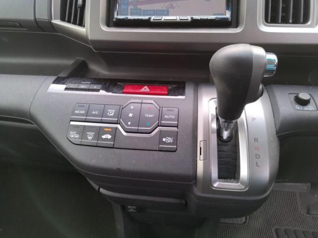 HONDA STEPWAGON 2012 Image 31