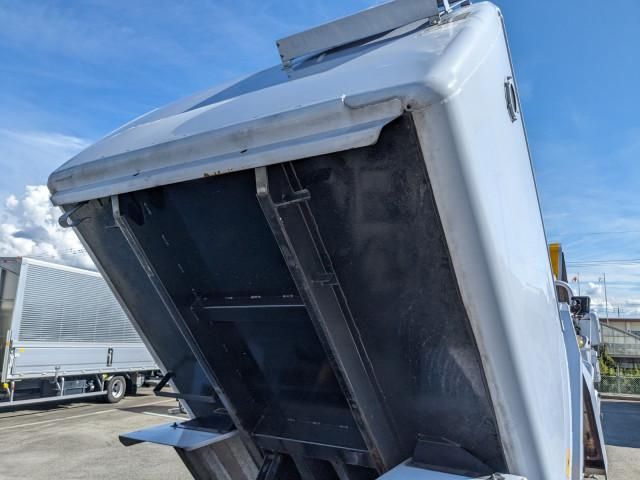 HINO DUTRO 2018 Image 31