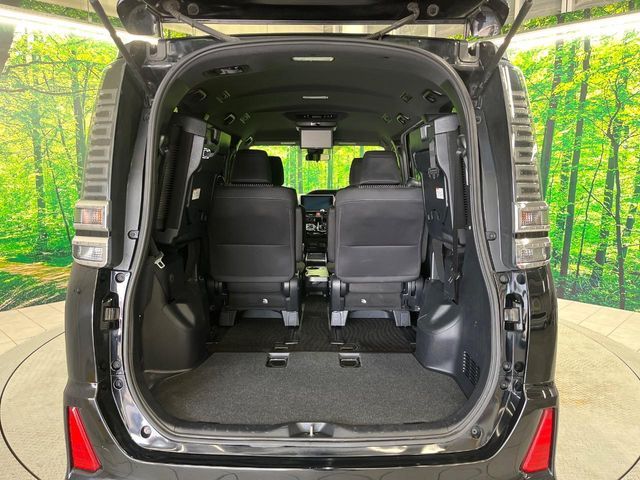 TOYOTA VOXY 4WD 2017 Image 31