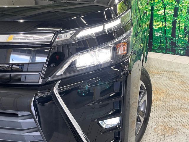 TOYOTA VOXY 4WD 2017 Image 31