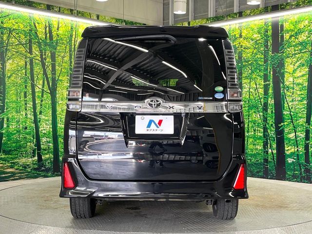 TOYOTA VOXY 4WD 2017 Image 31