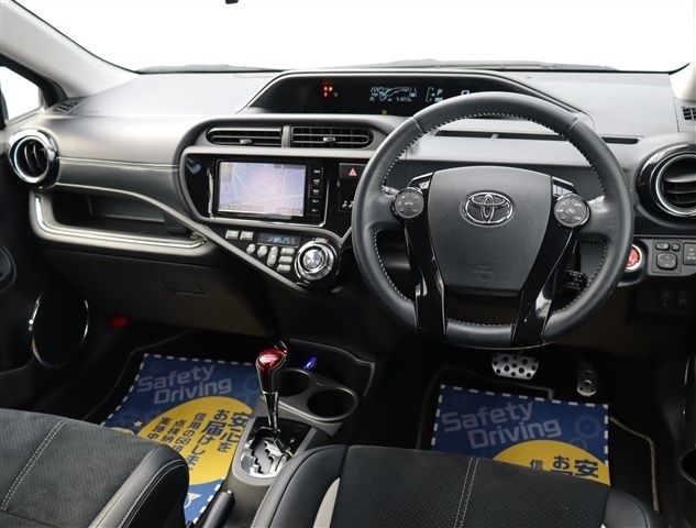 TOYOTA AQUA 2016 Image 31